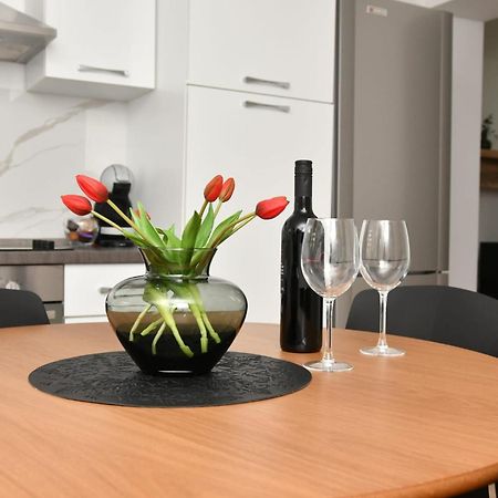 Apartman Gluic Sinj Eksteriør bilde