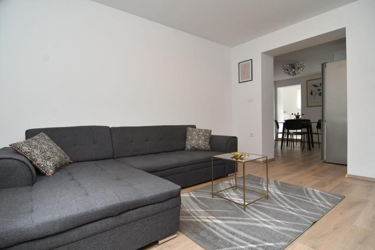 Apartman Gluic Sinj Eksteriør bilde