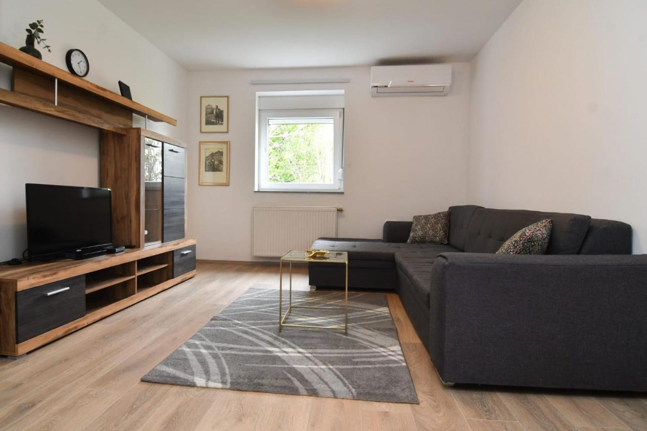 Apartman Gluic Sinj Eksteriør bilde